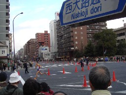 ����H�܏��̉w�`