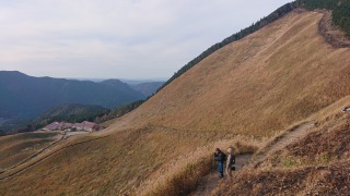 �]������