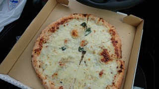 �Ԗ쒬 �E���V�} Pizza